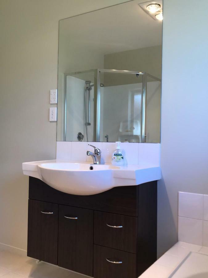Christchurch City Fringe Family Home Modern Private Room クライストチャーチ エクステリア 写真